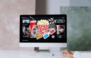 Vivimos en una era en la que el contenido está en todas partes, y la demanda de series y películas nunca ha sido tan alta.