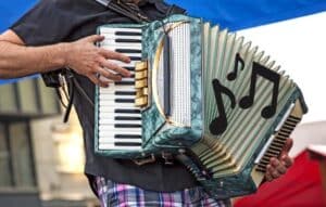 Aprende a tocar el acordeón desde casa