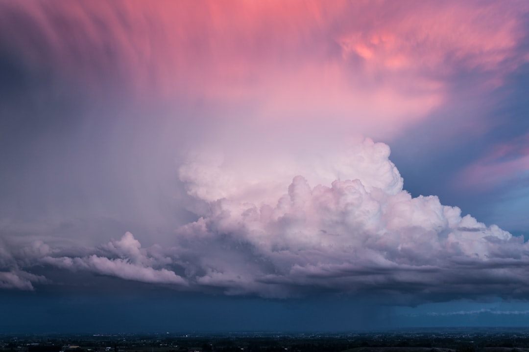 Alertas de tormentas en tu móvil: descarga y protégete