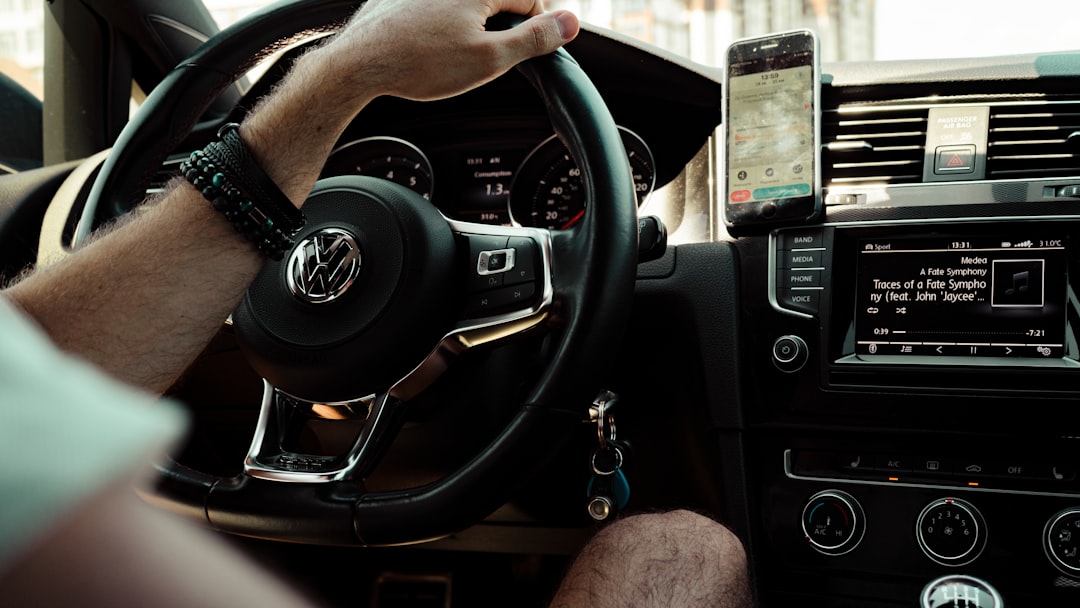 Escáner automotriz móvil: verifica el estado completo del coche